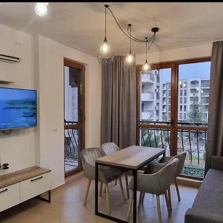 Beautiful Deluxe 2-bed In Sunny Apartman