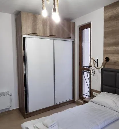 Beautiful Deluxe 2-bed In Sunny