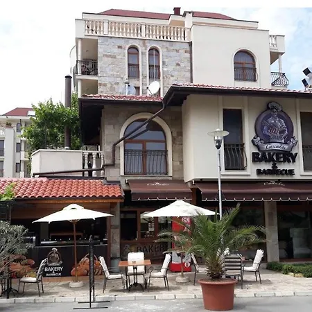 Apartman Beautiful Deluxe 2-bed In Sunny Napospart